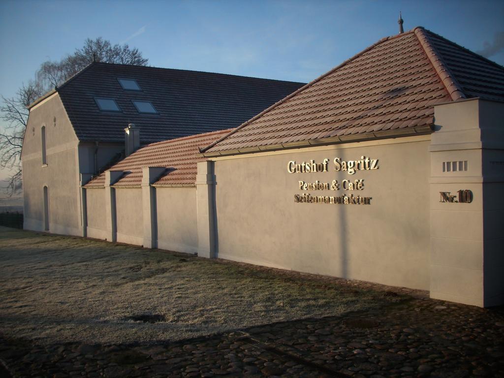 Gutshof Sagritz Hotel Golßen Buitenkant foto